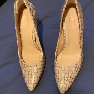 Naturalizer 27. Size 8